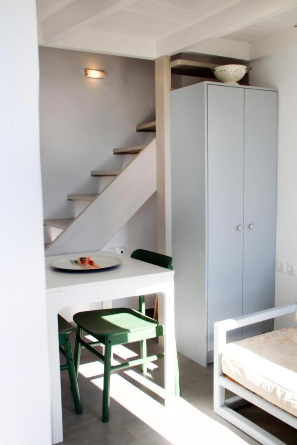 Cozy Guesthouse - Agios Romanos Екстер'єр фото