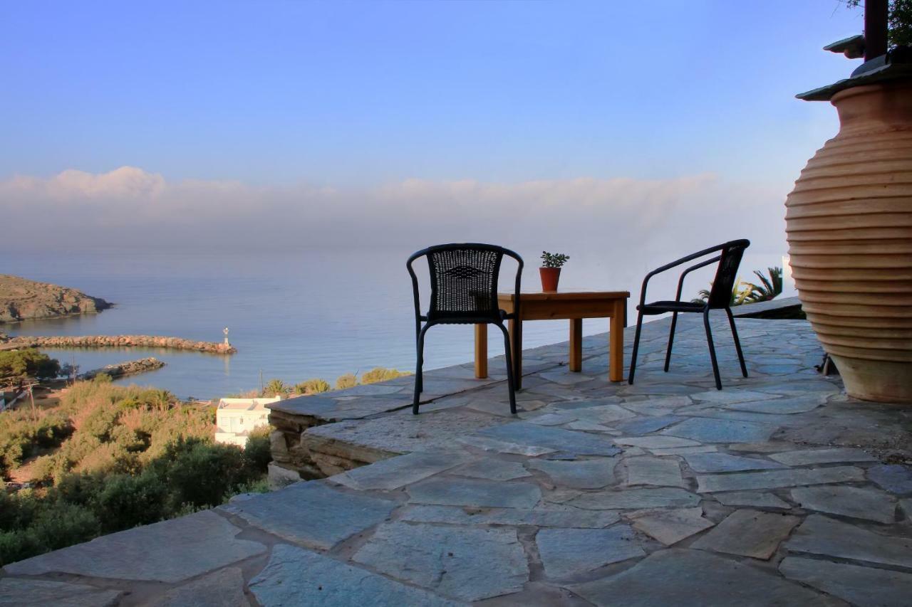 Cozy Guesthouse - Agios Romanos Екстер'єр фото